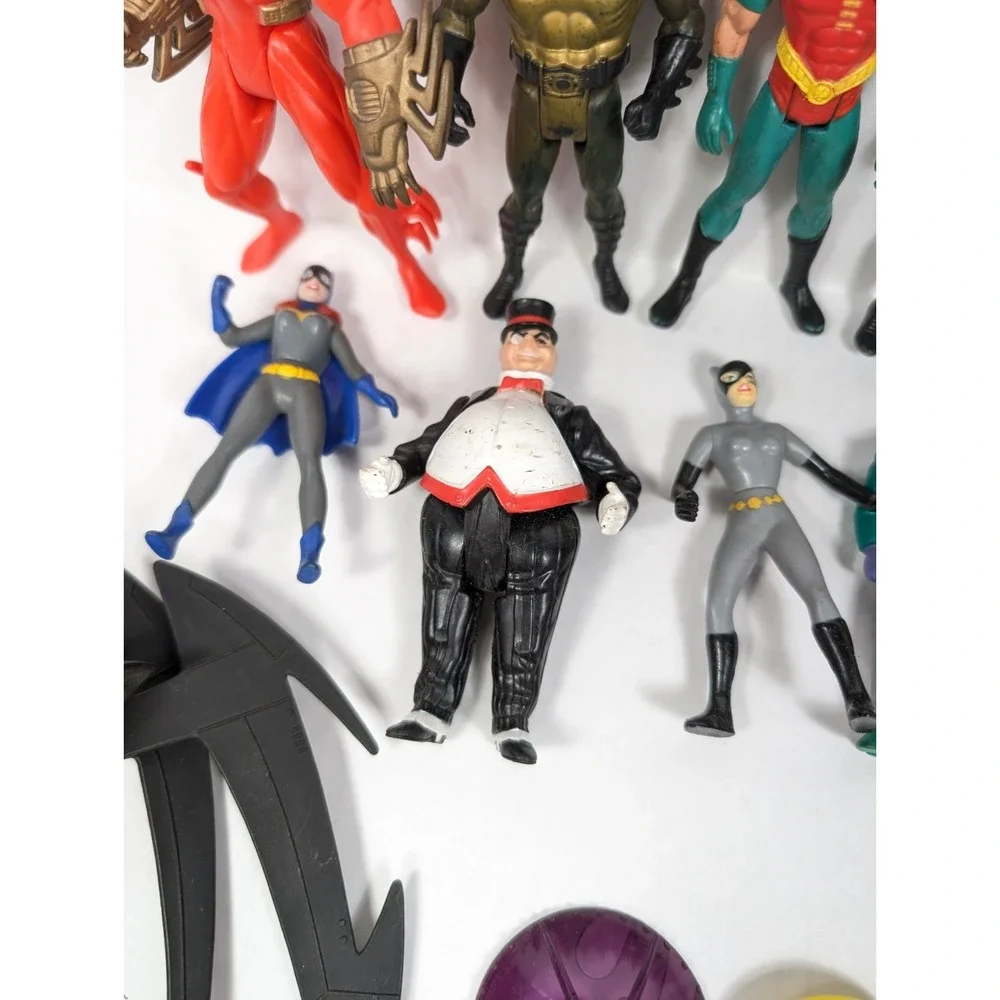 Vintage 90s Batman Action Figure Lot w/‎ Accessories Penguin Robin Catwoman